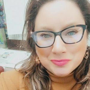 Meet your Posher, Dana